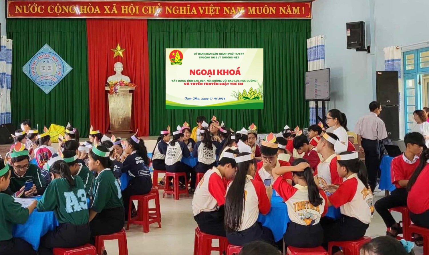 Ngoại khoá: “Xây dựng tình bạn đẹp, nói không với bạo lực học đường” và tuyên truyền luật trẻ em